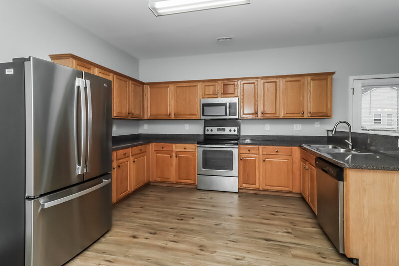 2,130/Mo, 1427 Ladora Dr Charlotte, NC 28262 Kitchen View 2