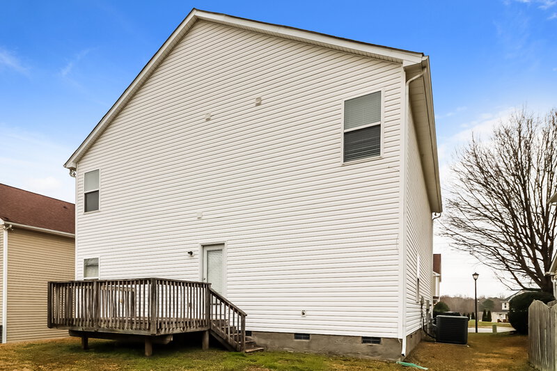 2,130/Mo, 1427 Ladora Dr Charlotte, NC 28262 Rear View 3