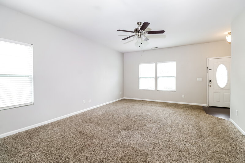 1,880/Mo, 7219 Waldon Park Ln Charlotte, NC 28214 Living Room View