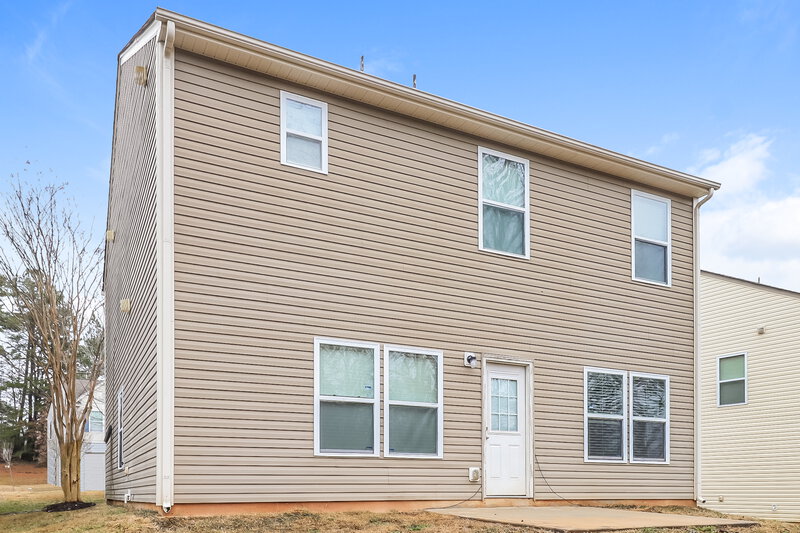 1,880/Mo, 7219 Waldon Park Ln Charlotte, NC 28214 Rear View 2
