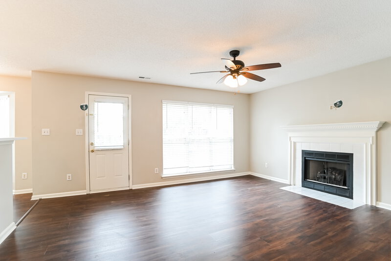 2,275/Mo, 14306 Southbridge Forest Dr Charlotte, NC 28273 Living Room View