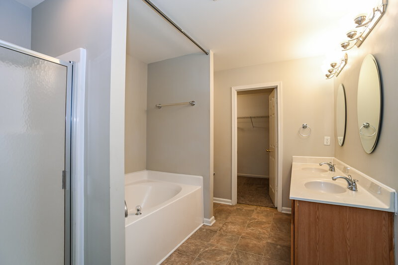 2,405/Mo, 6510 Blackwood Ln Waxhaw, NC 28173 Main Bathroom View