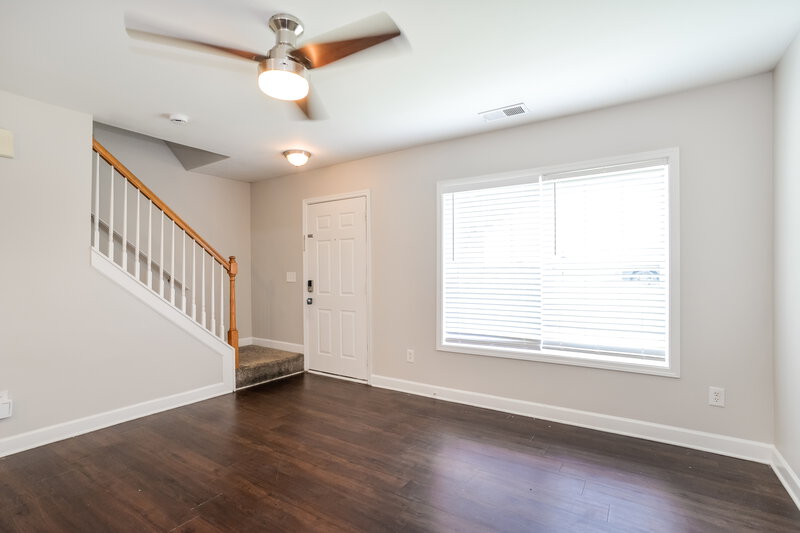 2,450/Mo, 1003 Korp Rd Charlotte, NC 28216 Living Room View 2