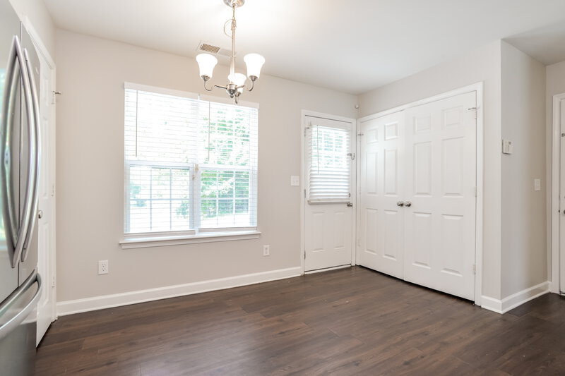 2,450/Mo, 1003 Korp Rd Charlotte, NC 28216 Dining Room View
