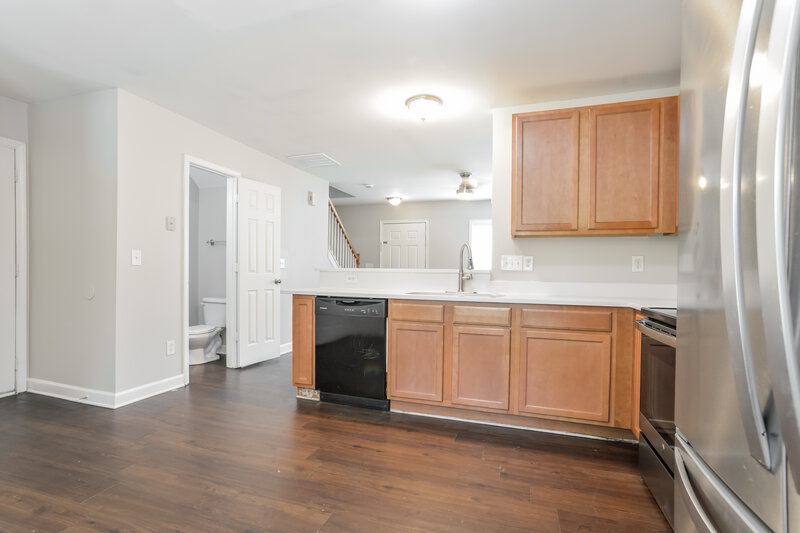 2,450/Mo, 1003 Korp Rd Charlotte, NC 28216 Kitchen View 2