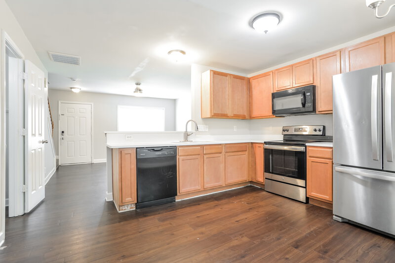2,450/Mo, 1003 Korp Rd Charlotte, NC 28216 Kitchen View 3