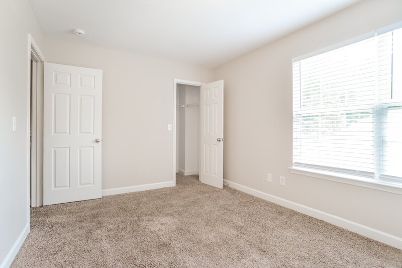 2,450/Mo, 1003 Korp Rd Charlotte, NC 28216 Bedroom View