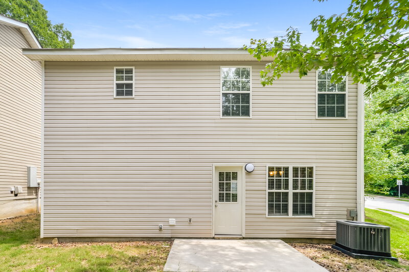2,450/Mo, 1003 Korp Rd Charlotte, NC 28216 Rear View 2