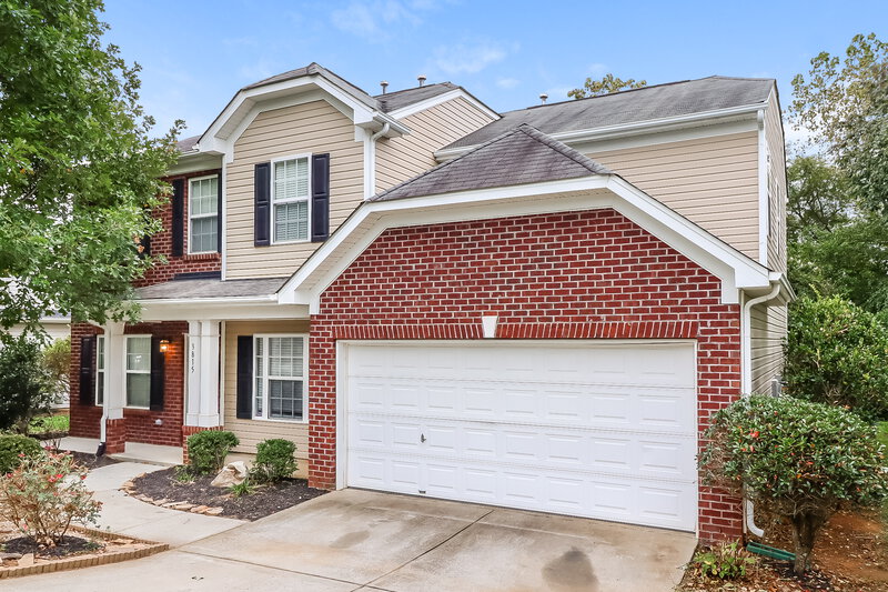 2,650/Mo, 3815 Green Pasture Road Charlotte, NC 28269 Front View 2