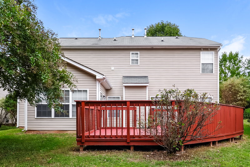 2,650/Mo, 3815 Green Pasture Road Charlotte, NC 28269 Rear View 2
