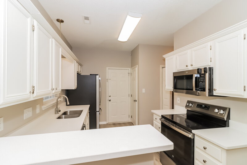 2,265/Mo, 1712 Silverberry Ct Charlotte, NC 28214 Kitchen View 2