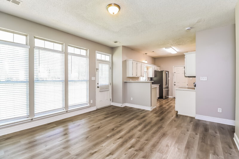 2,275/Mo, 1712 Silverberry Ct Charlotte, NC 28214 Family Room View 2