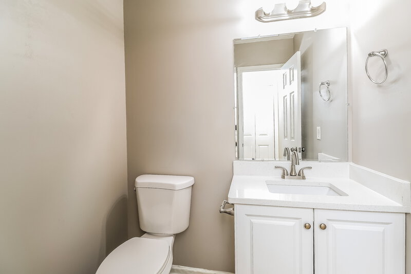 2,275/Mo, 1712 Silverberry Ct Charlotte, NC 28214 Bathroom View 2