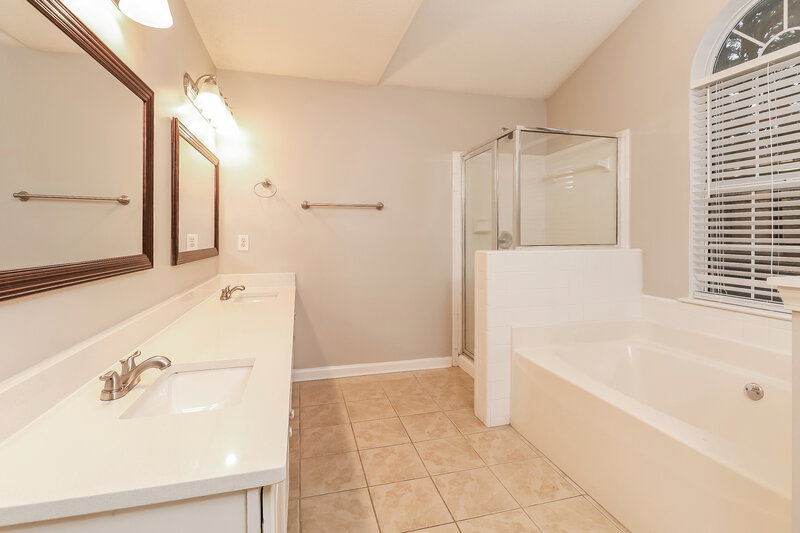 2,285/Mo, 15009 Arrowgrass Way Charlotte, NC 28278 Main Bathroom View