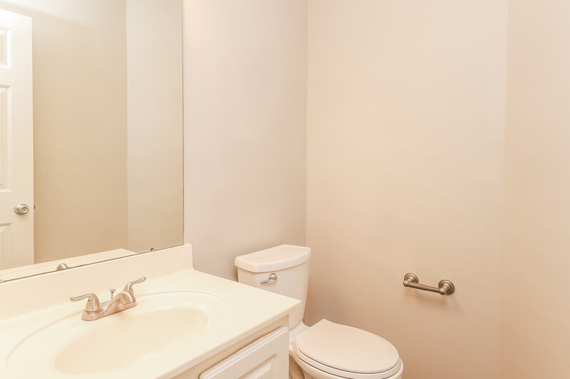 2,285/Mo, 15009 Arrowgrass Way Charlotte, NC 28278 Bathroom View