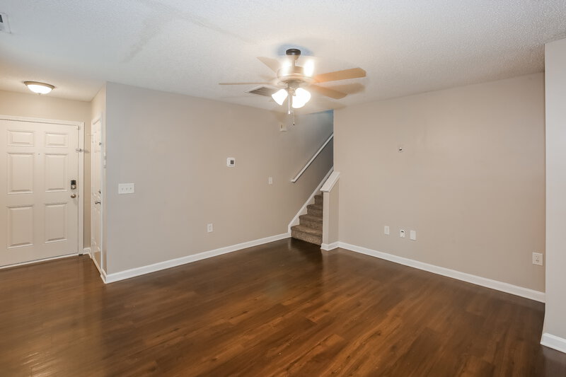 1,880/Mo, 13618 Riding Hill Ave Charlotte, NC 28213 Living Room View 2