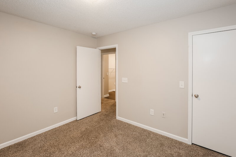 1,880/Mo, 13618 Riding Hill Ave Charlotte, NC 28213 Bedroom View 3