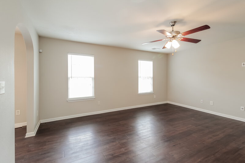 1,700/Mo, 3802 Voeltz Dr Charlotte, NC 28269 Living Room View