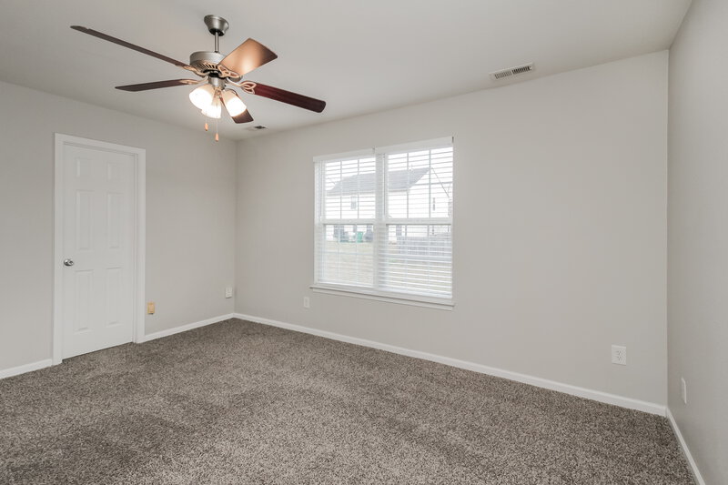 1,700/Mo, 3802 Voeltz Dr Charlotte, NC 28269 Main Bedroom View 2