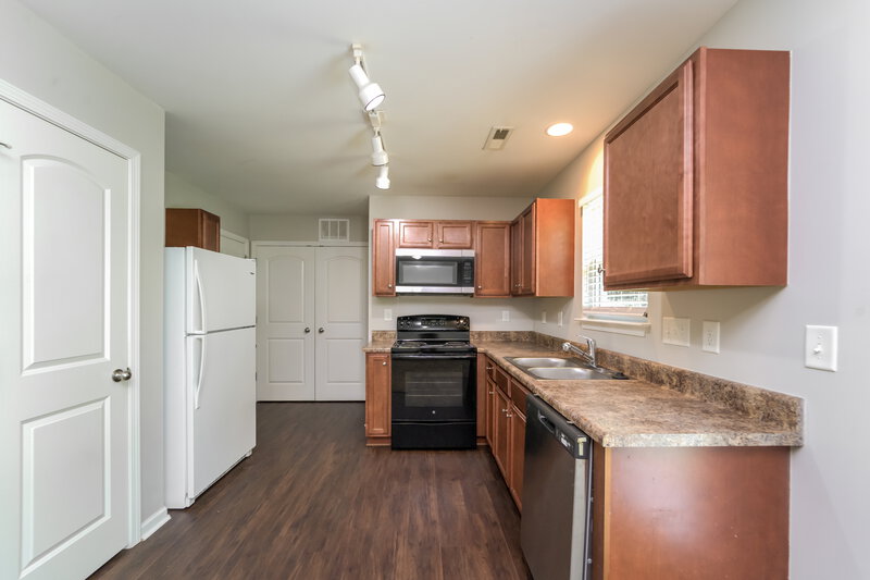 1,795/Mo, 463 Presidents Ct Charlotte, NC 28217 Kitchen View