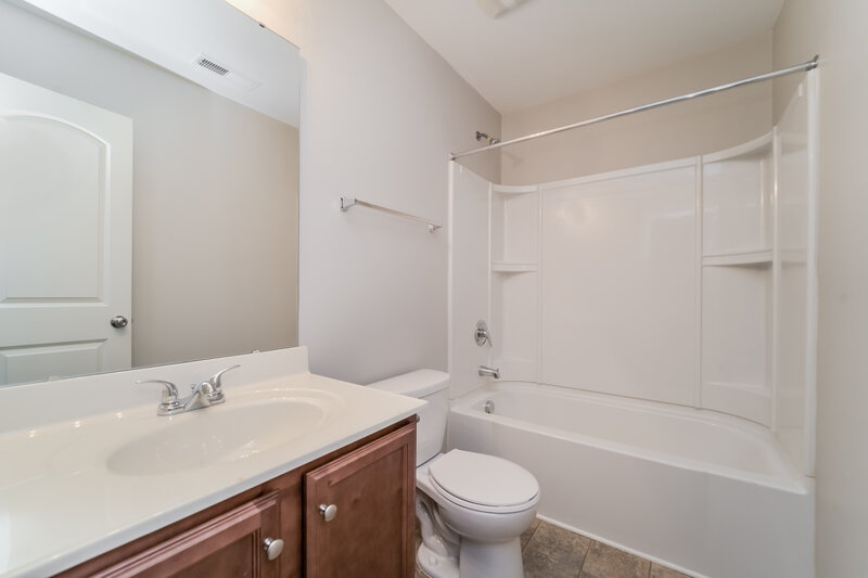 1,795/Mo, 463 Presidents Ct Charlotte, NC 28217 Bathroom View
