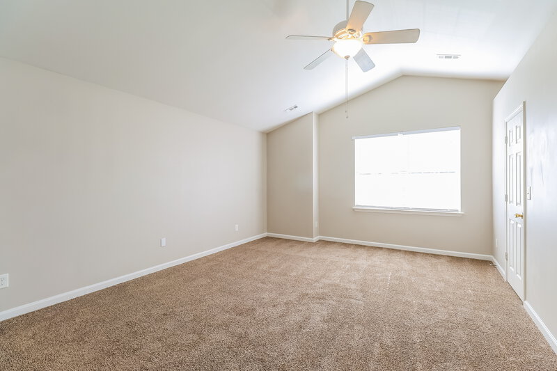 2,185/Mo, 4603 Keeneland Ln Charlotte, NC 28216 Main Bedroom View 2