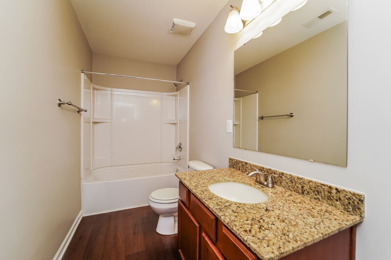 1,870/Mo, 1040 Joselynn Dr Gastonia, NC 28054 Bathroom View