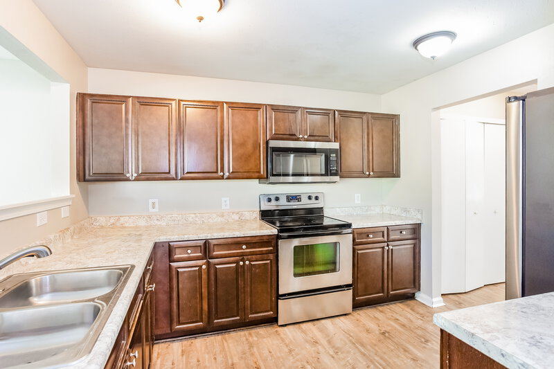 2,215/Mo, 4214 Quinn Dr Charlotte, NC 28269 Kitchen View