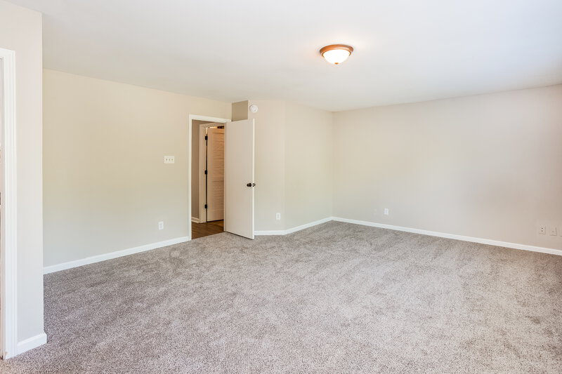 2,215/Mo, 4214 Quinn Dr Charlotte, NC 28269 Main Bedroom View