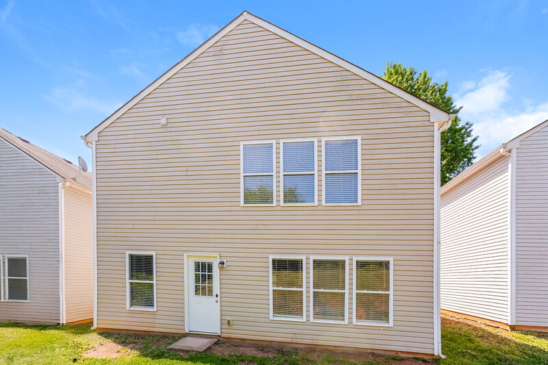 2,215/Mo, 4214 Quinn Dr Charlotte, NC 28269 Rear View