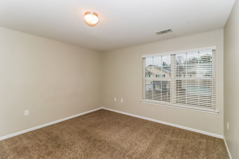 1,980/Mo, 1760 Eastway Dr Dallas, NC 28034 Bedroom View