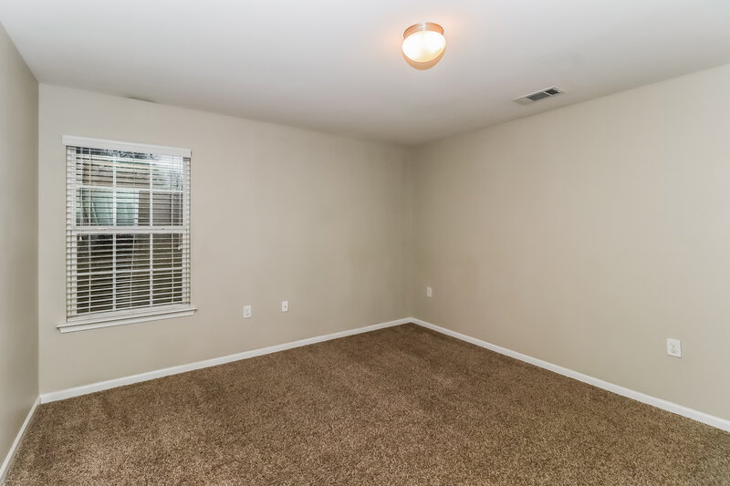 1,980/Mo, 1760 Eastway Dr Dallas, NC 28034 Bedroom View 2