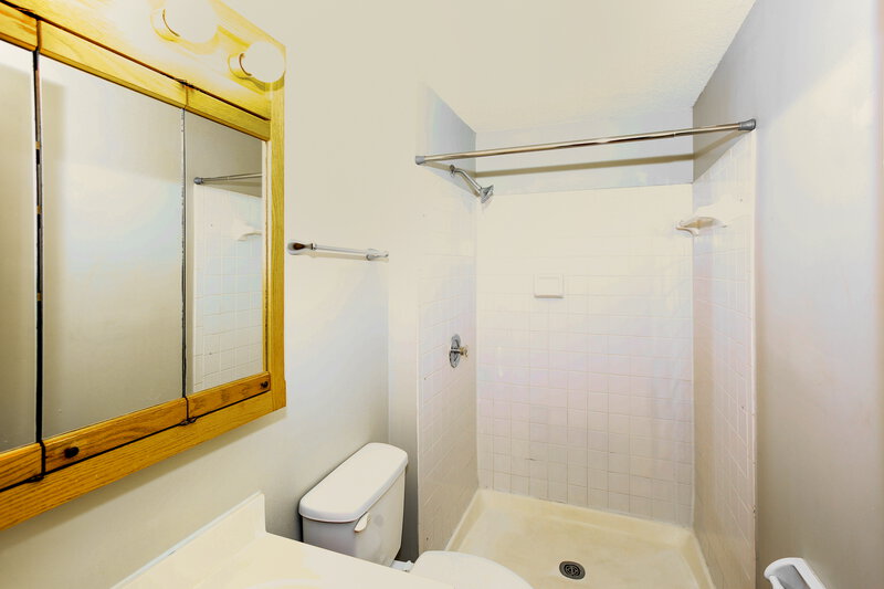 1,855/Mo, 11401 Leadenhall Ln Charlotte, NC 28262 Main Bathroom View