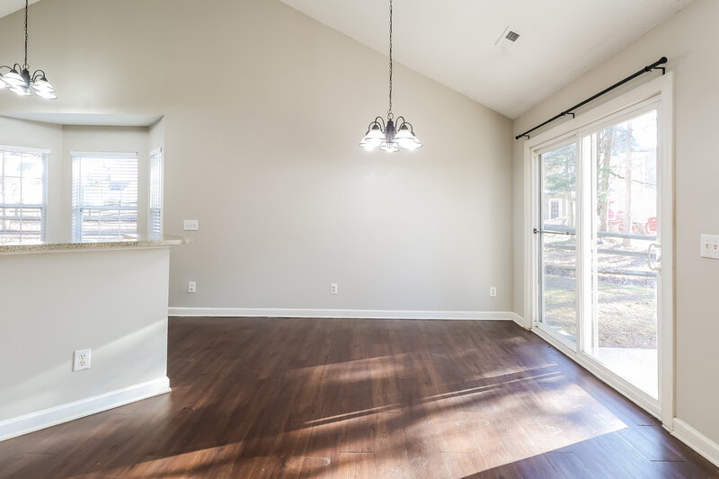 1,800/Mo, 13113 Peacock Ln Charlotte, NC 28215 Dining Room View