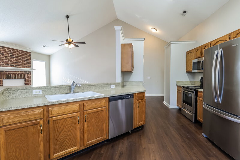 1,800/Mo, 13113 Peacock Ln Charlotte, NC 28215 Kitchen View