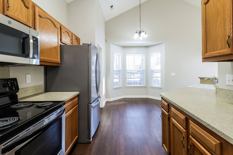 1,800/Mo, 13113 Peacock Ln Charlotte, NC 28215 Kitchen View 2