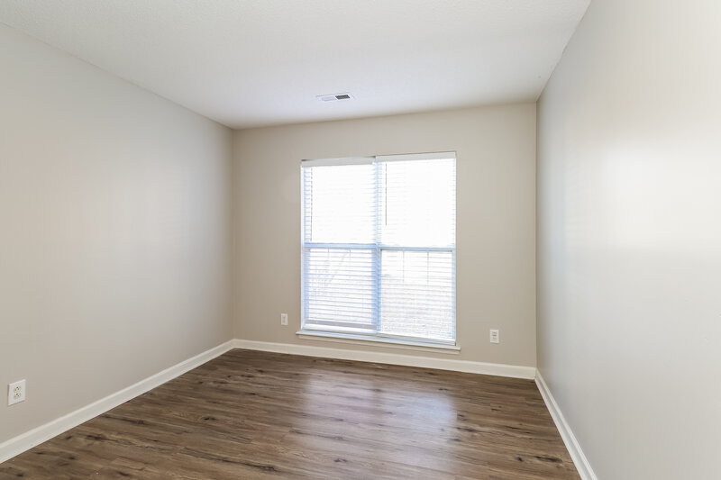 1,800/Mo, 13113 Peacock Ln Charlotte, NC 28215 Bedroom View 2