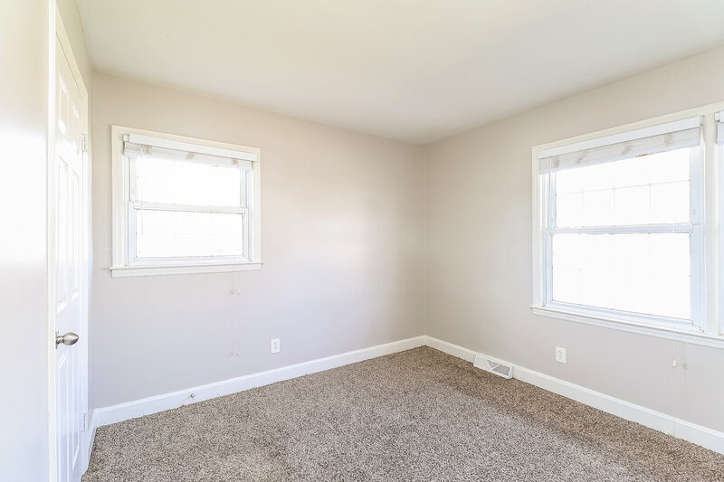 1,600/Mo, 5344 Evanshire Dr Charlotte, NC 28216 Main Bedroom View