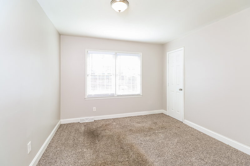 1,600/Mo, 5344 Evanshire Dr Charlotte, NC 28216 Bedroom View 3