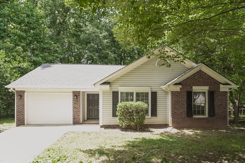 1,665/Mo, 7105 Thatcher Ct Charlotte, NC 28262 Front View