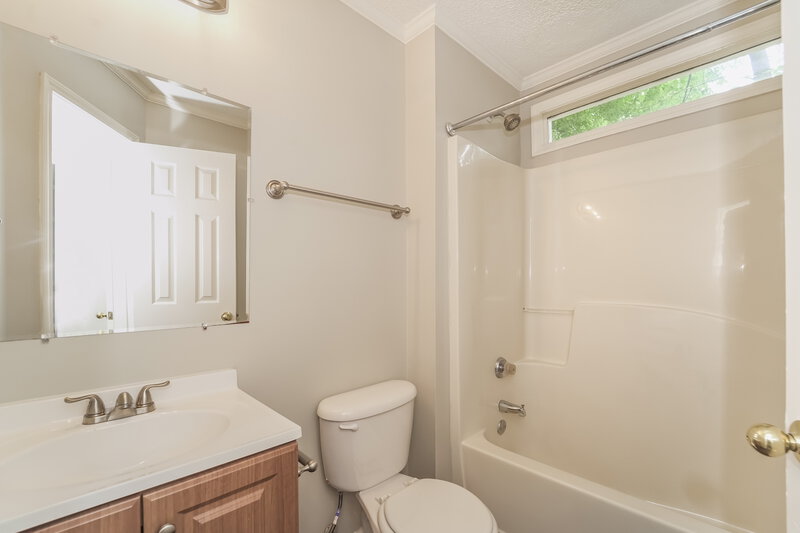 1,665/Mo, 7105 Thatcher Ct Charlotte, NC 28262 Bathroom View