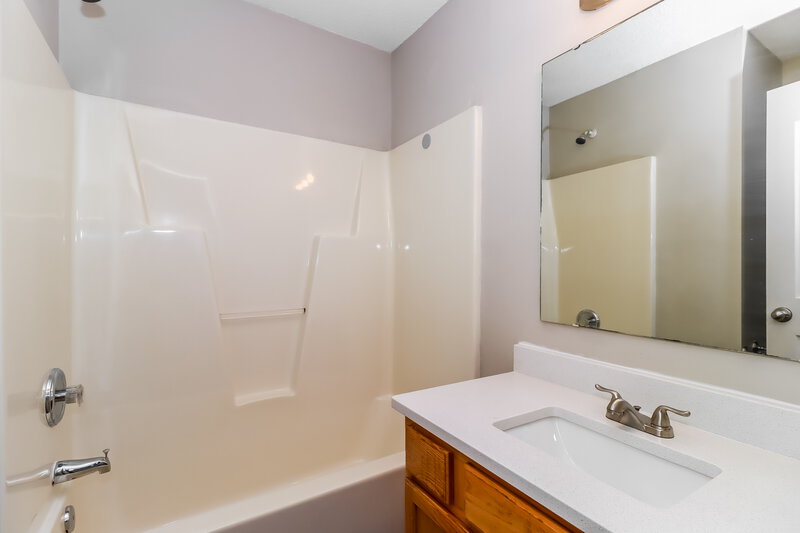 1,855/Mo, 4615 Sahalee Ln Charlotte, NC 28216 Bathroom View