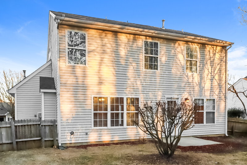 1,855/Mo, 4615 Sahalee Ln Charlotte, NC 28216 Rear View 3