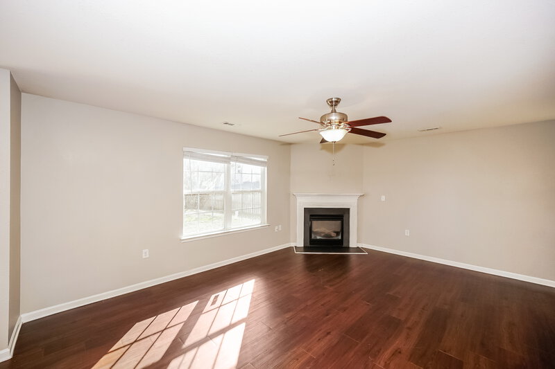 2,030/Mo, 1418 River Run Rd Lowell, NC 28098 Living Room View