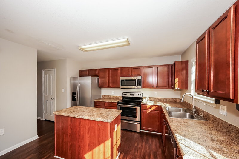 2,030/Mo, 1418 River Run Rd Lowell, NC 28098 Kitchen View