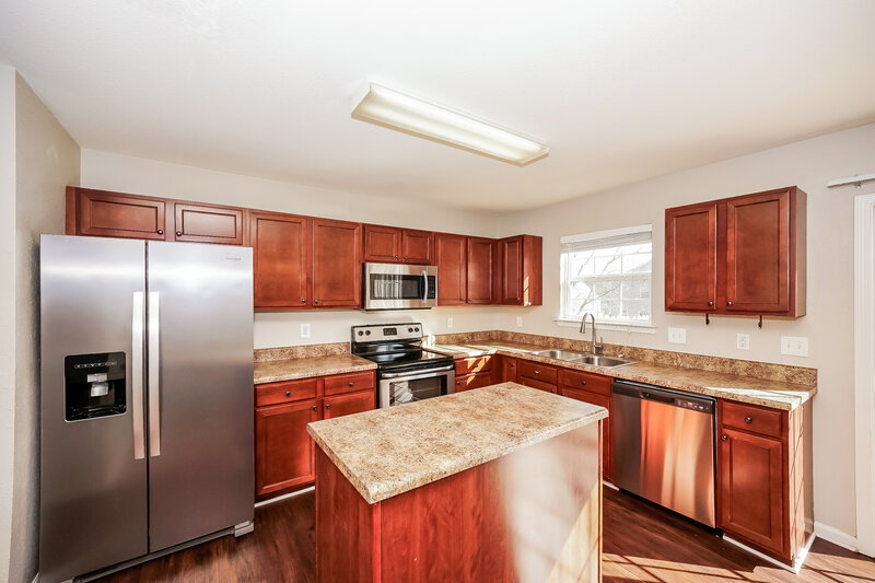 2,030/Mo, 1418 River Run Rd Lowell, NC 28098 Kitchen View 2