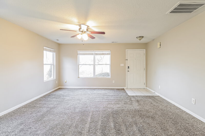 1,780/Mo, 810 Mattox Ct Charlotte, NC 28216 Living Room View