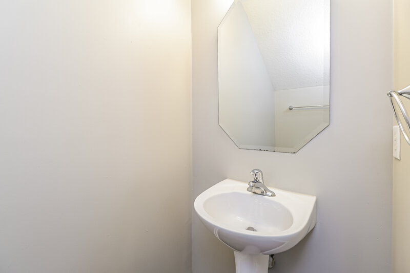 1,780/Mo, 810 Mattox Ct Charlotte, NC 28216 Powder Room View