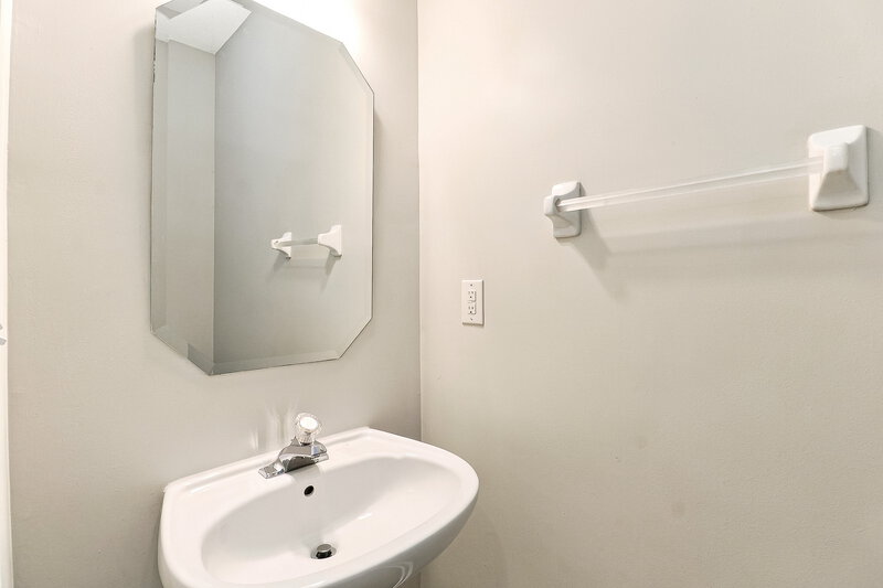 2,405/Mo, 4521 Hyperion Ct Charlotte, NC 28216 Bathroom View
