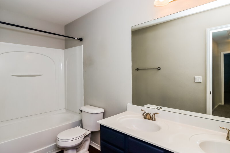 3,050/Mo, 941 Silverberry St Gastonia, NC 28054 Bathroom View